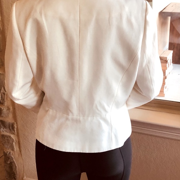 🌺 Tahari 🌺- Arthur S Levine White Blazer - Picture 2 of 4